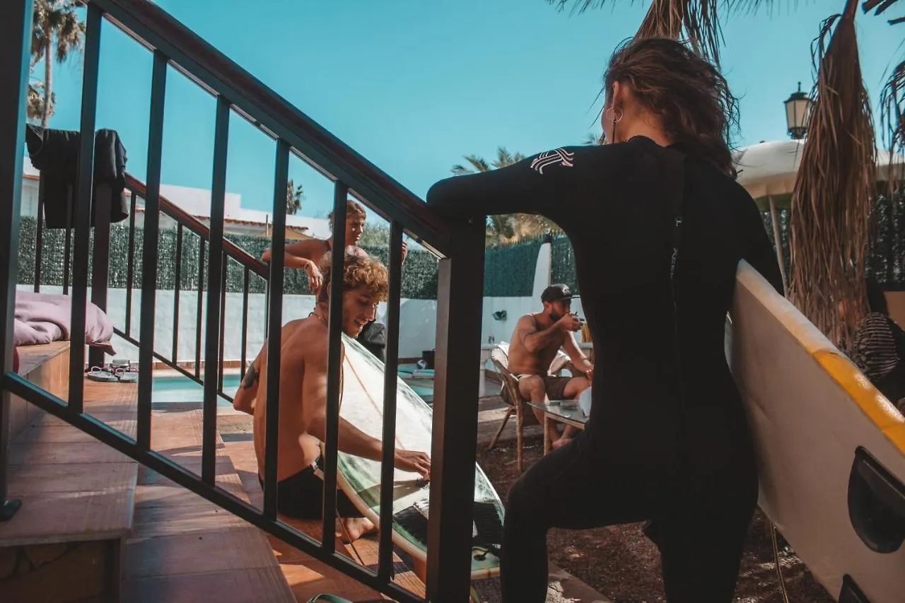 Хостел International Surf Camp Only Surf Коральео