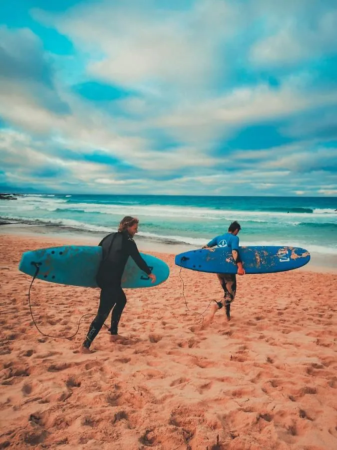 International Surf Camp Only Surf Hostel Κοραλέχο