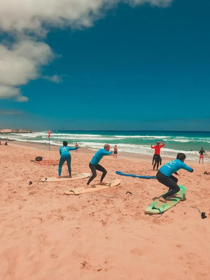 コラレホ International Surf Camp Only Surfホステル ホステル
